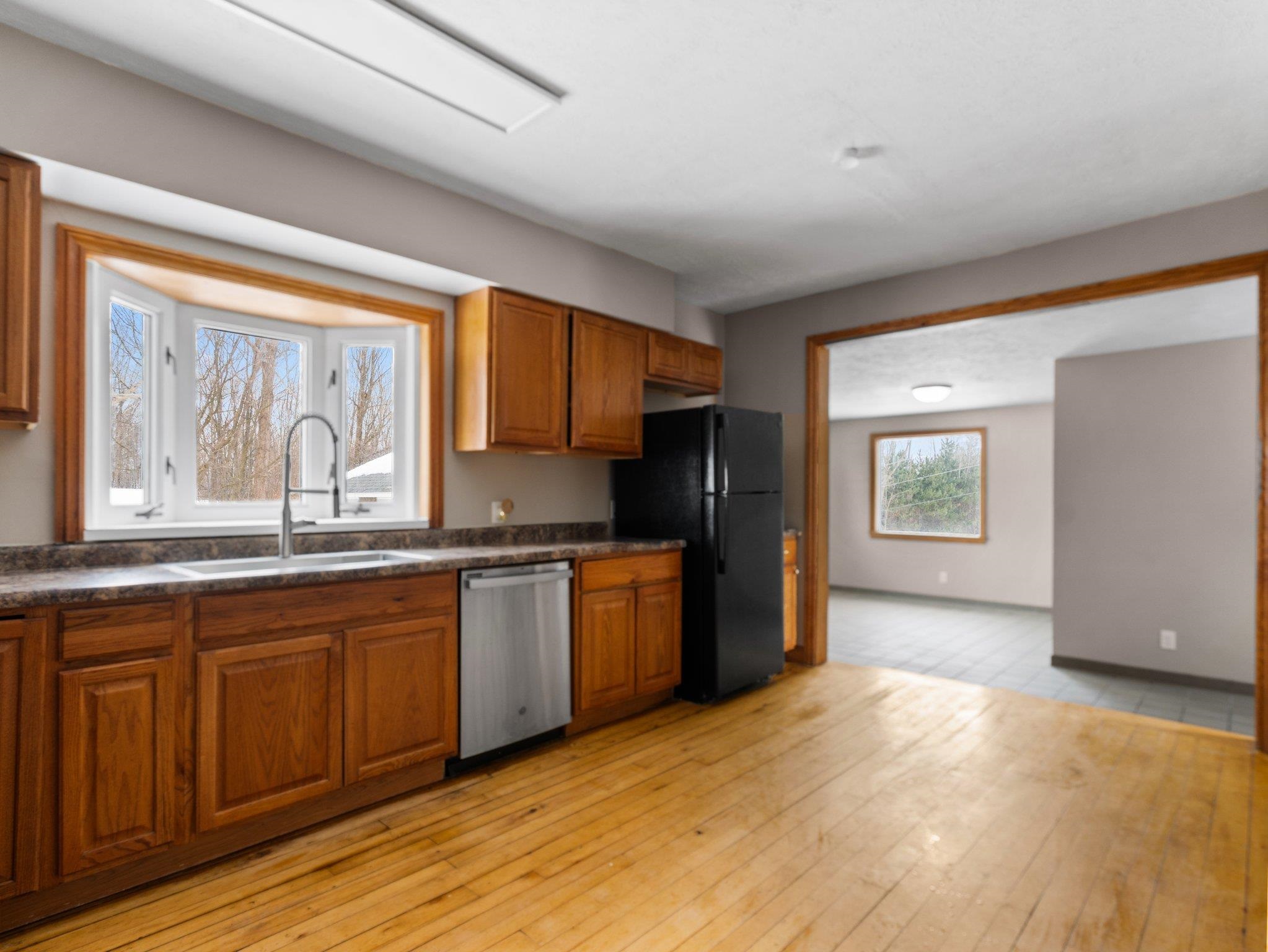 2915 East Hammond Road Traverse City, MI 49686 - Photo 5 of 42