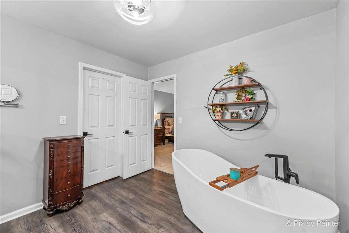 1820 Crofton Drive Algonquin, IL 60102 - Photo 31 of 60