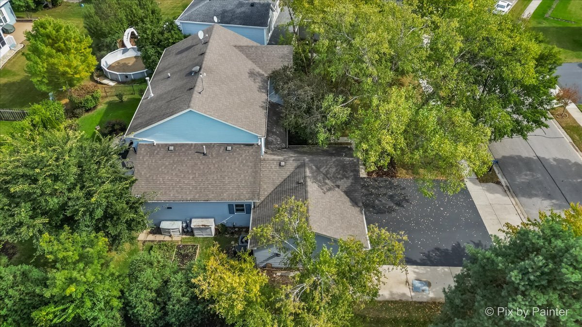 1820 Crofton Drive Algonquin, IL 60102 - Photo 53 of 60 an aerial view of a house