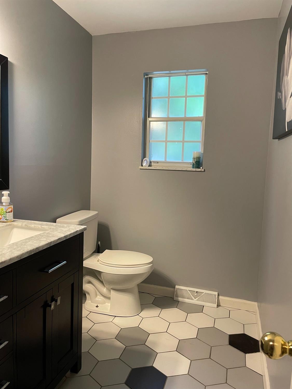 1079 Fox Run Road Milford, OH 45150 - Photo 14 of 23 Gallery Image 14