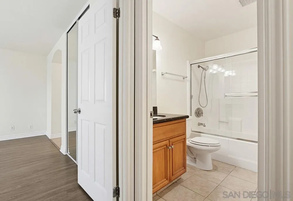 9939 Erma Road, Unit 103 San Diego, CA 92131 - Photo 31 of 40