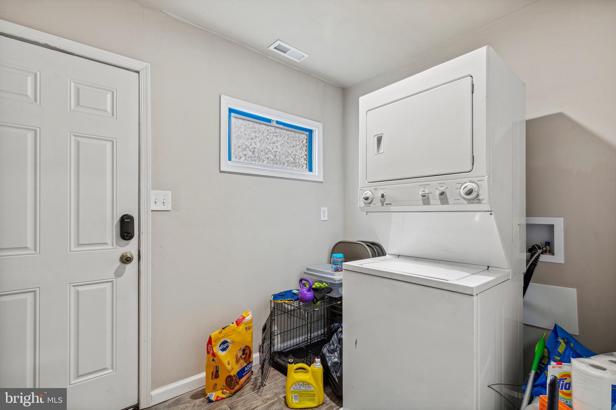 4606 York Road Baltimore, MD 21212 - Photo 30 of 33 a utility room with dryer and washer