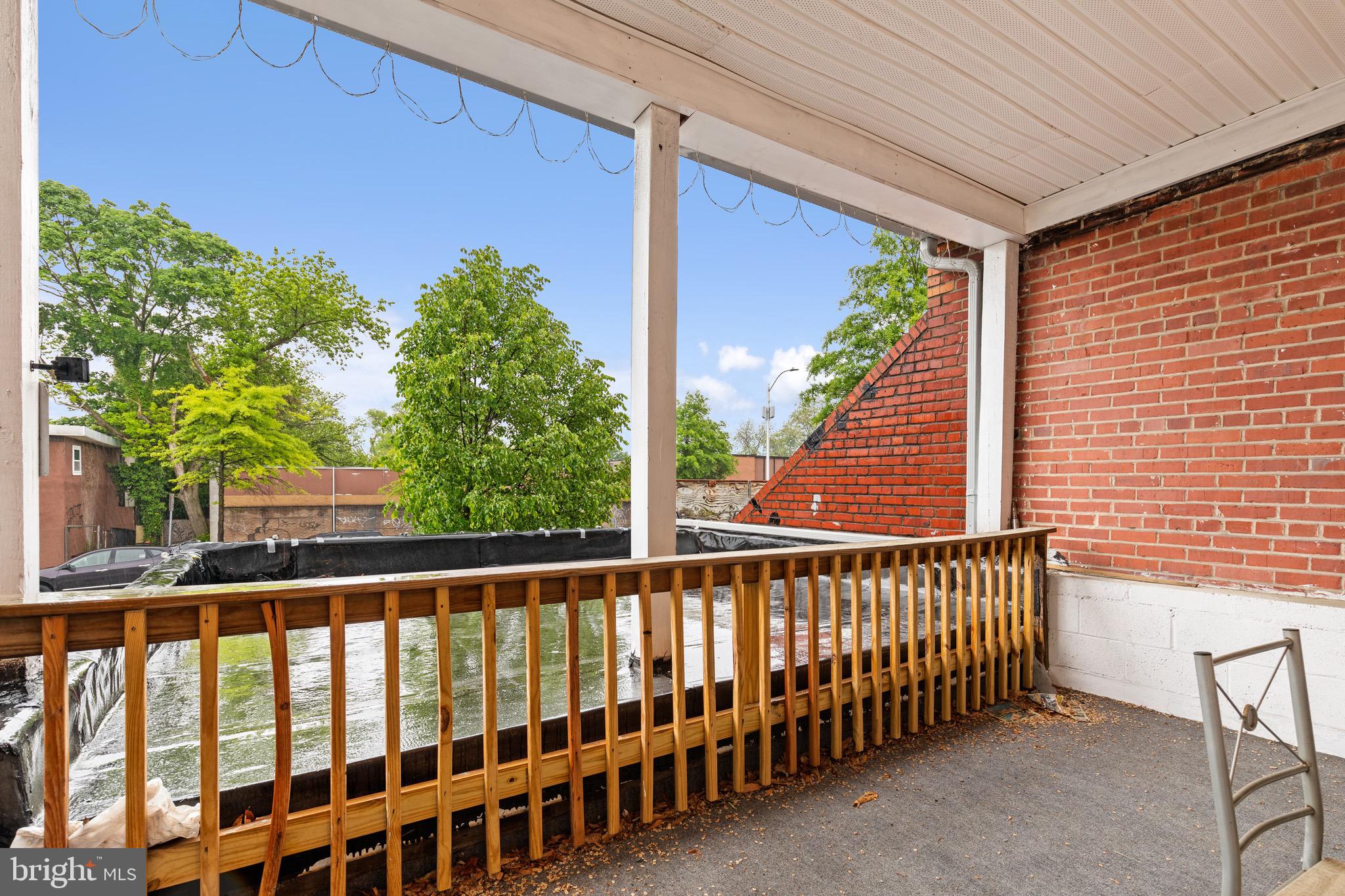 4606 York Road Baltimore, MD 21212 - Photo 33 of 33 a view of a balcony