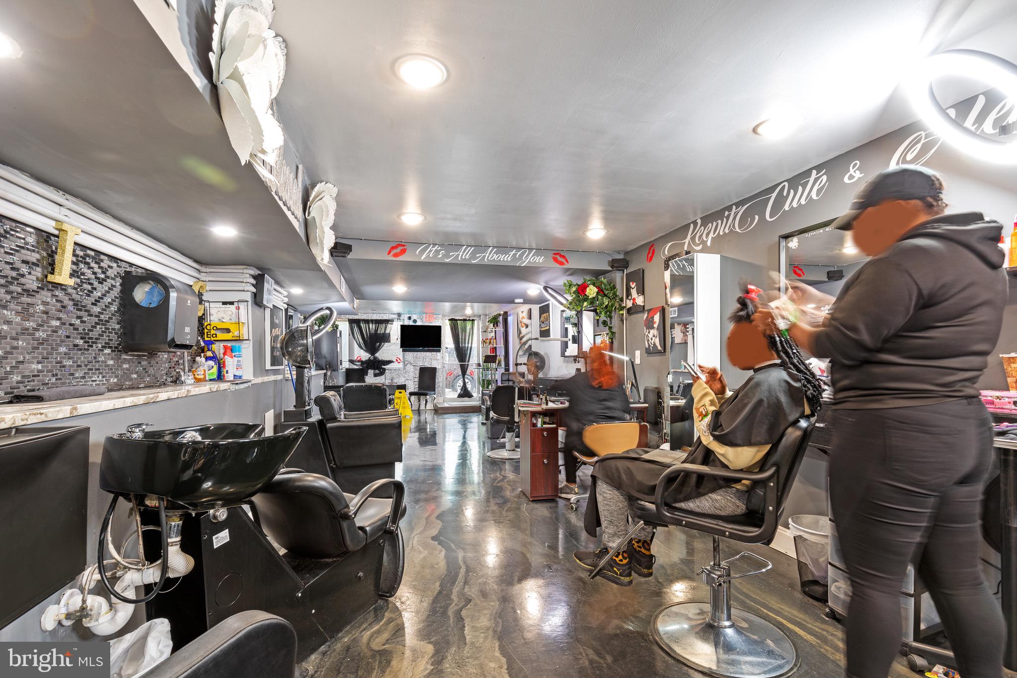 4606 York Road Baltimore, MD 21212 - Photo 4 of 33 a view of a room with gym equipment