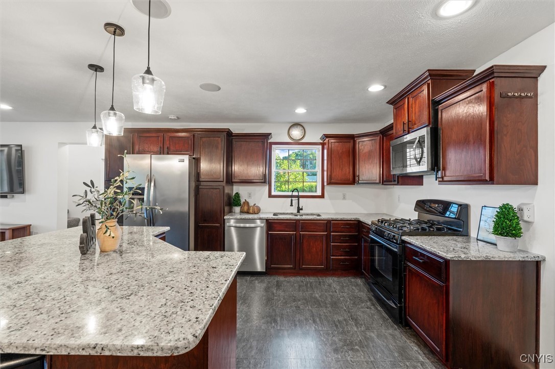 1111 County Rte 37 Central Square, NY 13036 - Photo 21 of 49