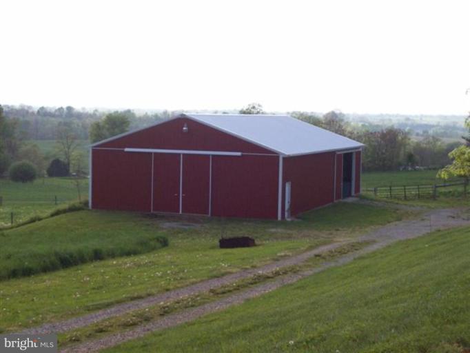 5330 Porterstown Road Keedysville, MD 21756 - Photo 14 of 23 Barn