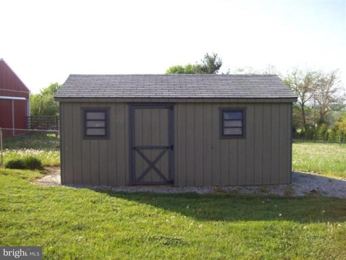 5330 Porterstown Road Keedysville, MD 21756 - Photo 4 of 23 Shed