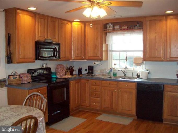 5330 Porterstown Road Keedysville, MD 21756 - Photo 8 of 23 Kitchen