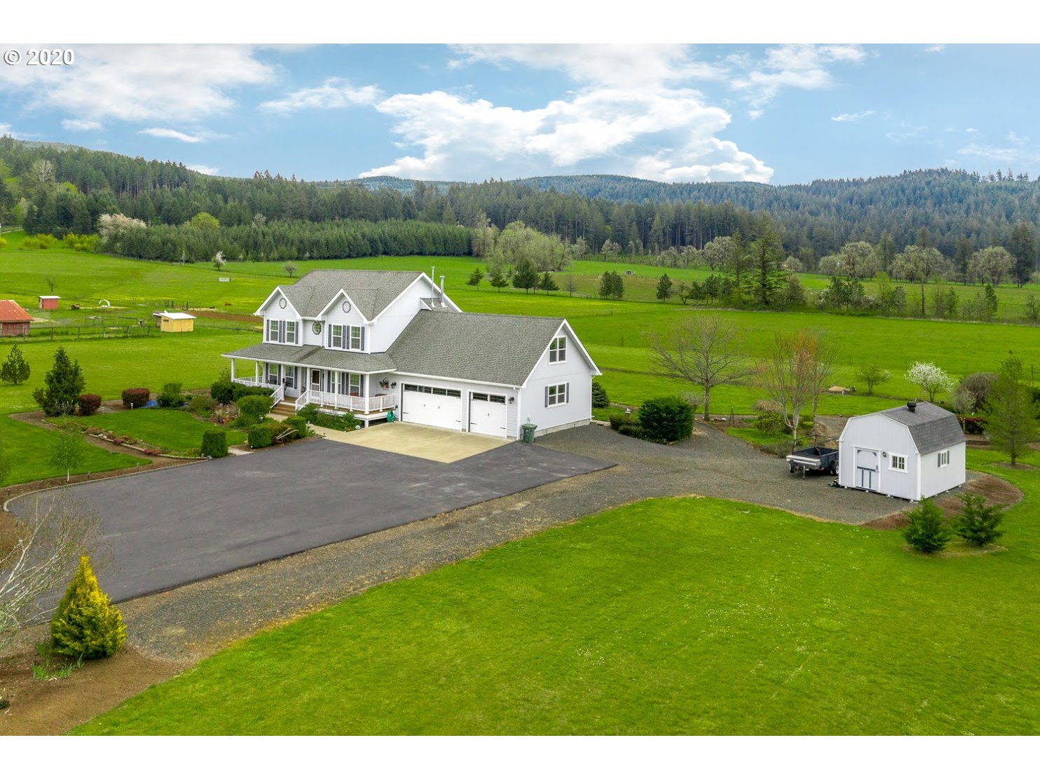 38566 Upper Camp Creek Road Springfield, OR 97478 - Photo 3 of 32
