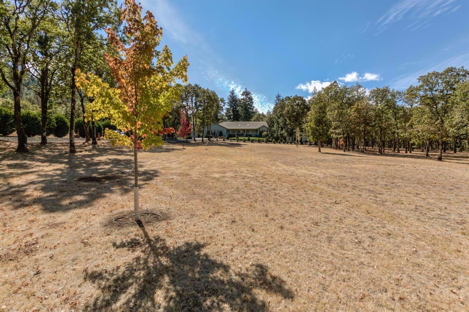 360 Ridgefield Road Grants Pass, OR 97527 - Photo 34 of 35 Front of the property!