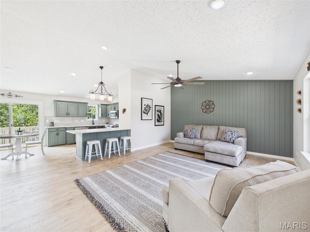 17080 Lensman Road St. Robert, MO 65584 - Photo 4 of 34 Gallery Image 4