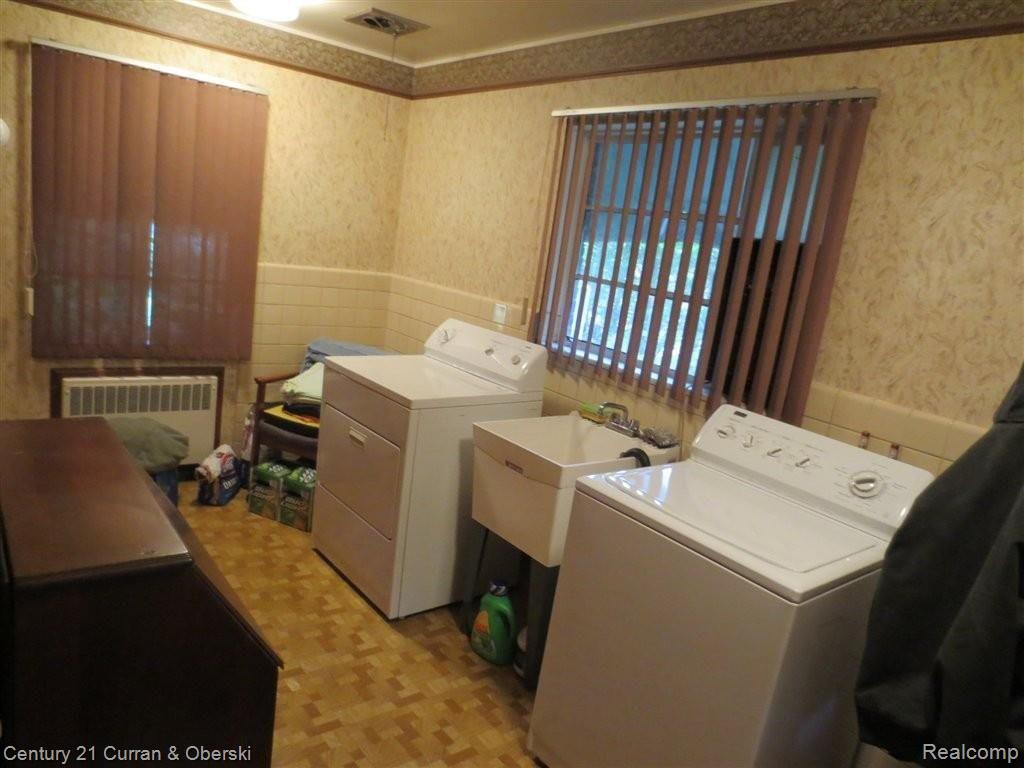 991 Lincoln Road Grosse Pointe, MI 48230 - Photo 18 of 25 1ST FLOOR LAUNDRY