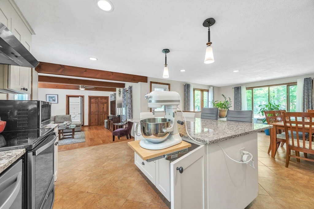 233 Bay Road Belchertown, MA 01007 - Photo 8 of 42 Gallery Image 8