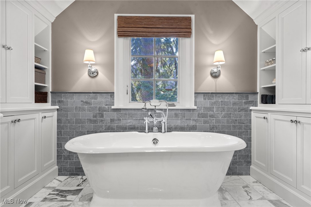 2860 Fontenay Road Cleveland, OH 44120 - Photo 25 of 48 Gallery Image 25