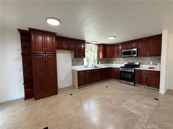 $3,300 | 1626 Kirby Court, Redlands, CA 92374