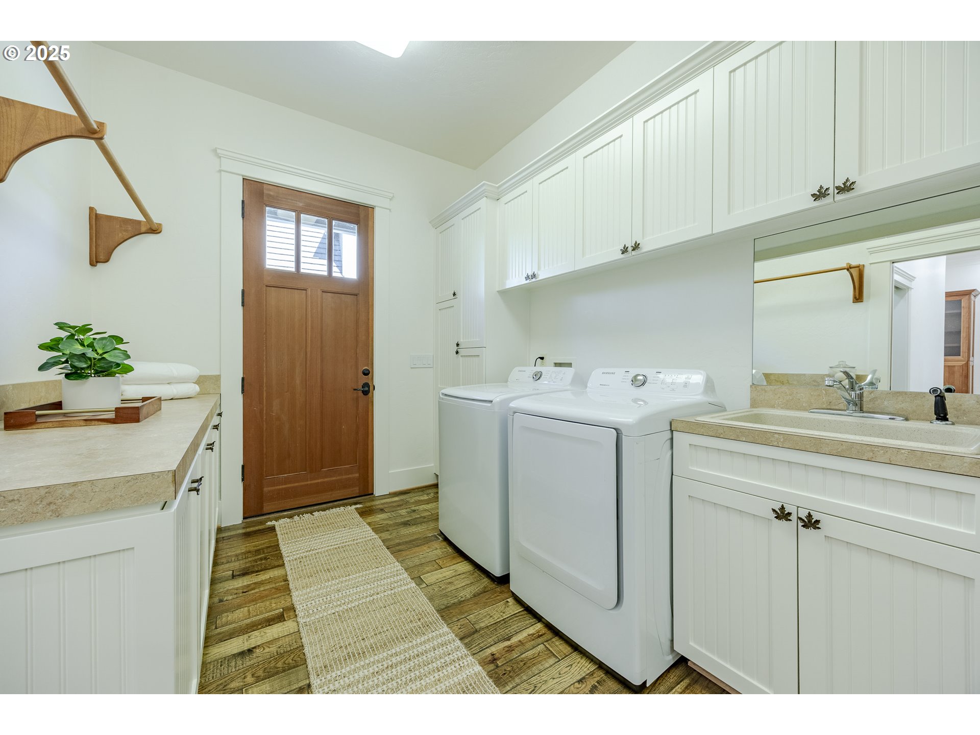 2892 Riverwalk Loop Eugene, OR 97401 - Photo 26 of 45 Laundry