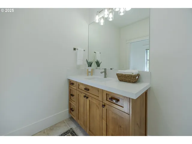 $1,995,000 | 2892 Riverwalk Loop, Eugene, OR 97401