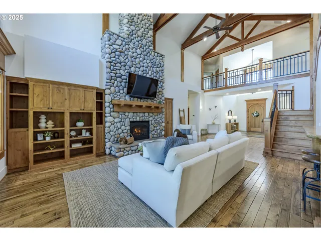 $1,995,000 | 2892 Riverwalk Loop, Eugene, OR 97401