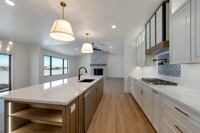 $799,900 | 110 Beckerae Court, Wrightstown, WI 54180