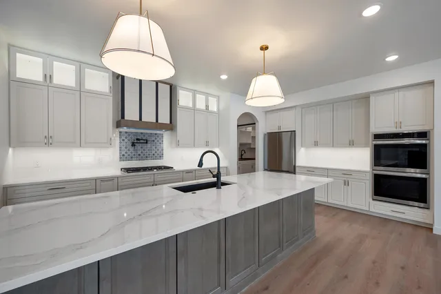 $799,900 | 110 Beckerae Court, Wrightstown, WI 54180