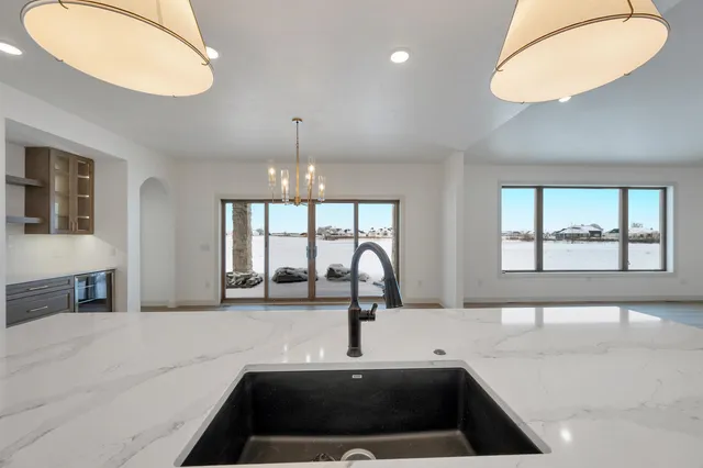 $799,900 | 110 Beckerae Court, Wrightstown, WI 54180