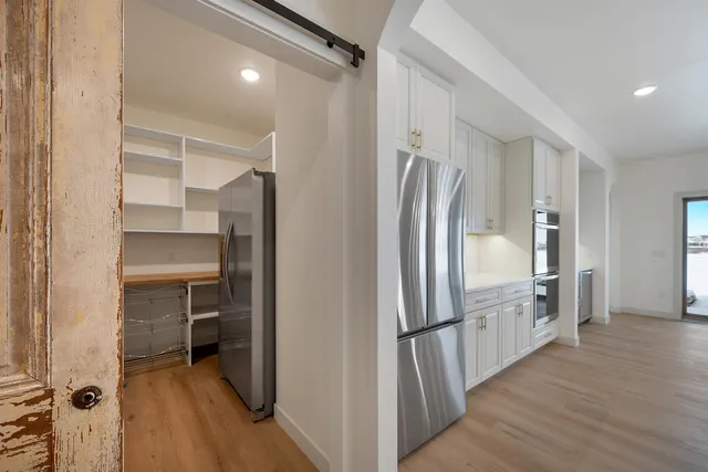 $799,900 | 110 Beckerae Court, Wrightstown, WI 54180