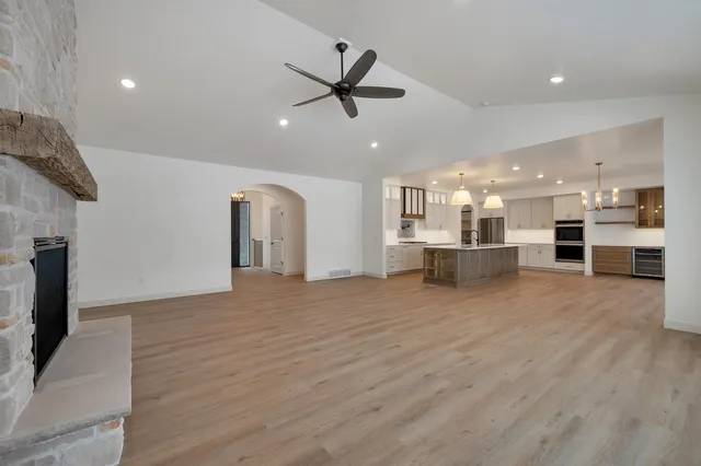 $799,900 | 110 Beckerae Court, Wrightstown, WI 54180