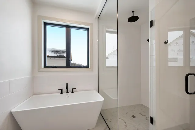 $799,900 | 110 Beckerae Court, Wrightstown, WI 54180