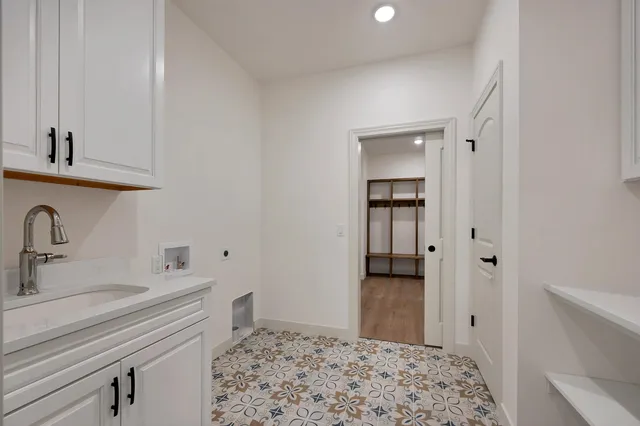 $799,900 | 110 Beckerae Court, Wrightstown, WI 54180