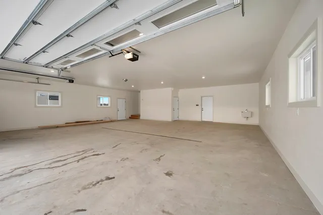 $799,900 | 110 Beckerae Court, Wrightstown, WI 54180