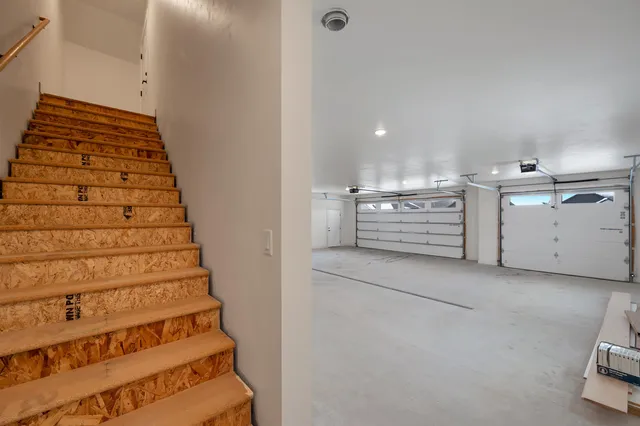 $799,900 | 110 Beckerae Court, Wrightstown, WI 54180