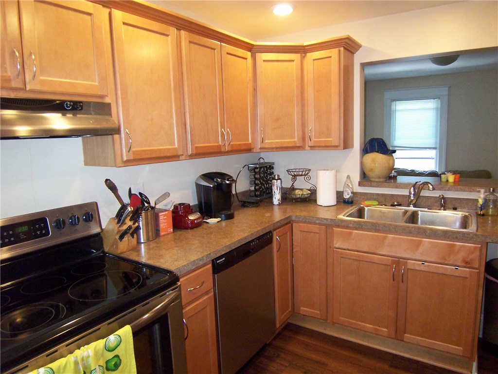 75 Stewart Street Rochester, NY 14620 - Photo 19 of 31