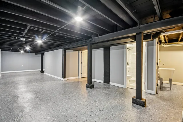 $250,000 | 8536 South Maryland Avenue, Chicago, IL 60619