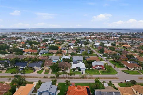 $1,295,000 | 661 7th Avenue North, Tierra Verde, FL 33715
