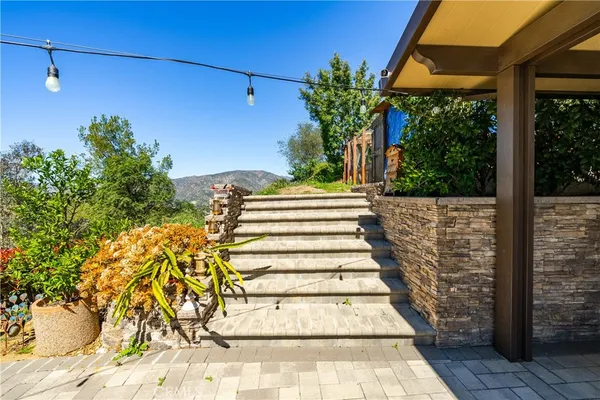 $1,500,000 | 7305 Verdugo Crestline Drive, Tujunga, CA 91042