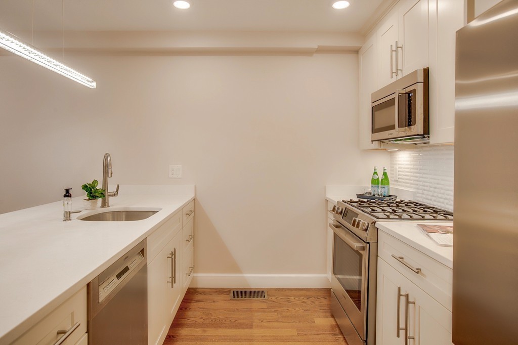 274-276 Sumner Street, Unit 1 Boston, MA 02128 - Photo 15 of 25