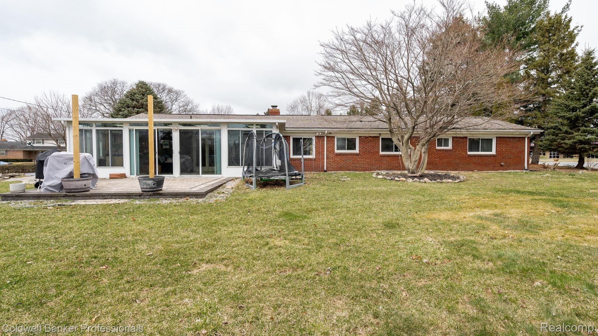 715 Castlebar Drive Rochester, MI 48309 - Photo 33 of 35 36-web-or-mls-715-Castlebar-Dr-36.jpg