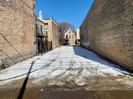 $485,000 | 2243 West Grand Avenue, Chicago, IL 60612