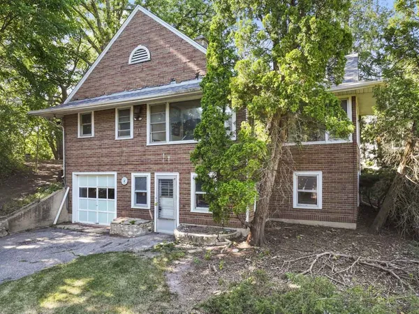 $399,900 | 2810 Fischer Drive, Burlington, WI 53105