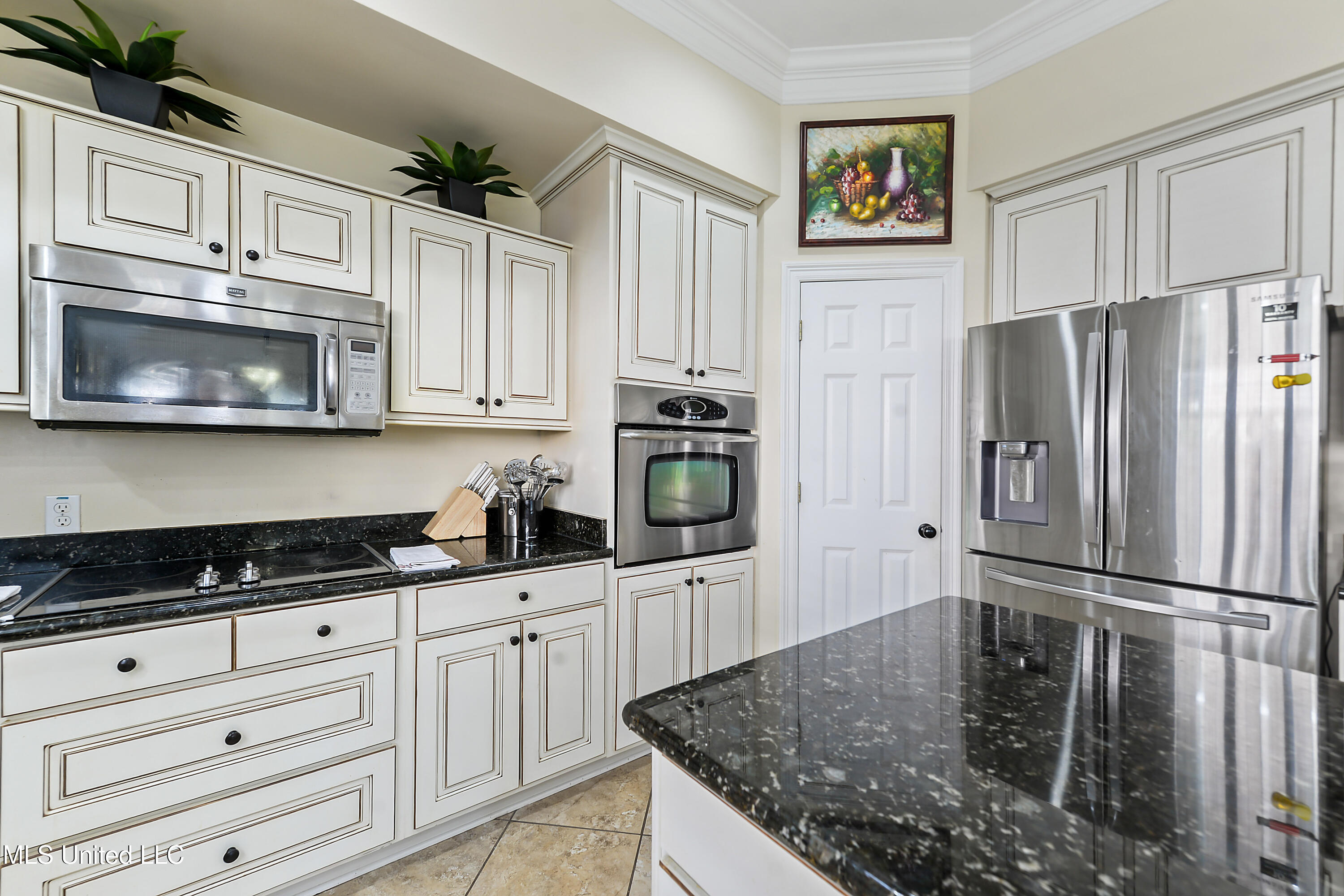 2013 Pointe Clear Drive Biloxi, MS 39531 - Photo 13 of 39 013