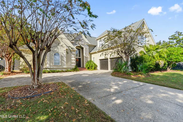 $698,500 | 2013 Pointe Clear Drive, Biloxi, MS 39531