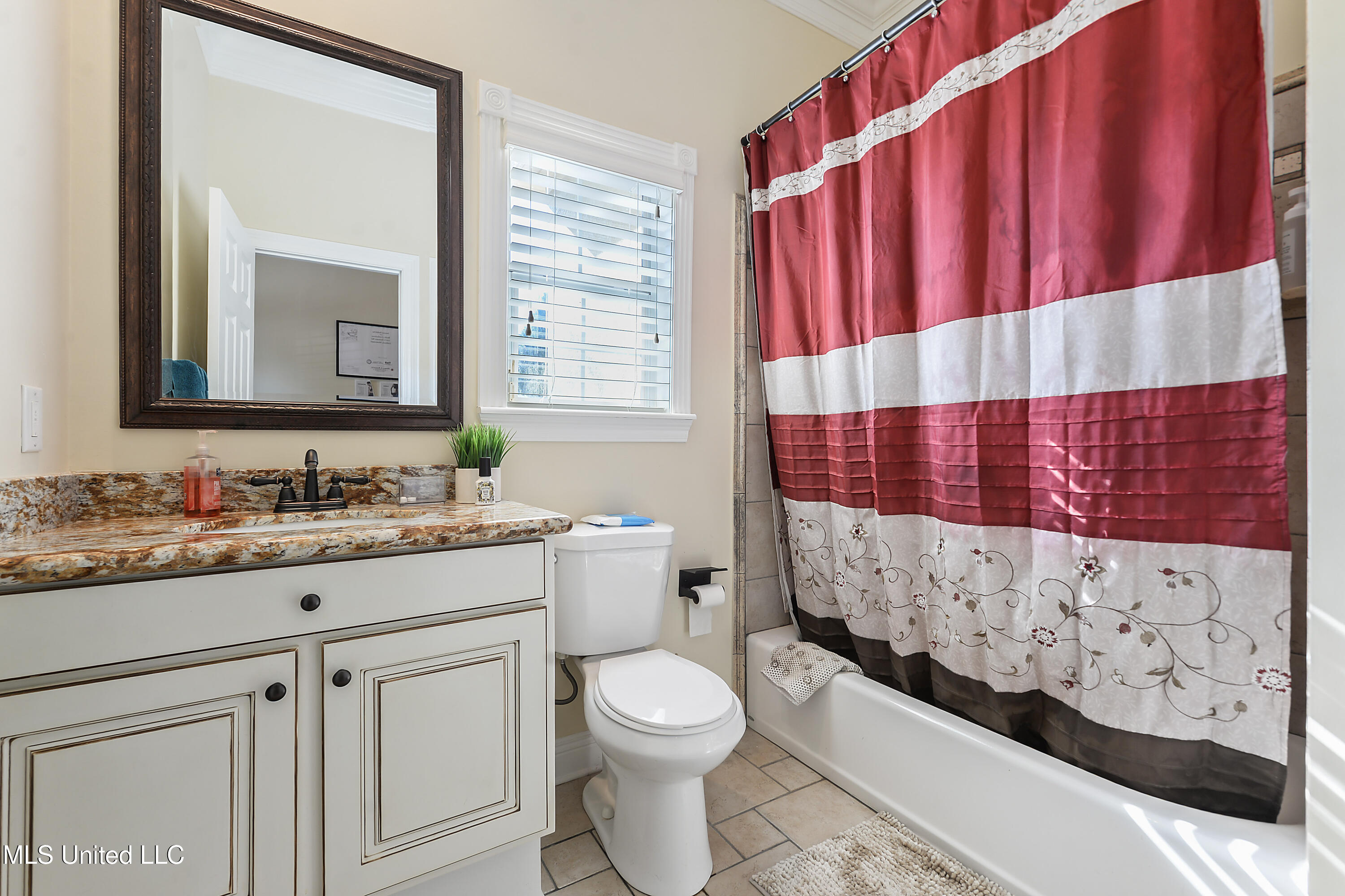 2013 Pointe Clear Drive Biloxi, MS 39531 - Photo 24 of 39 024