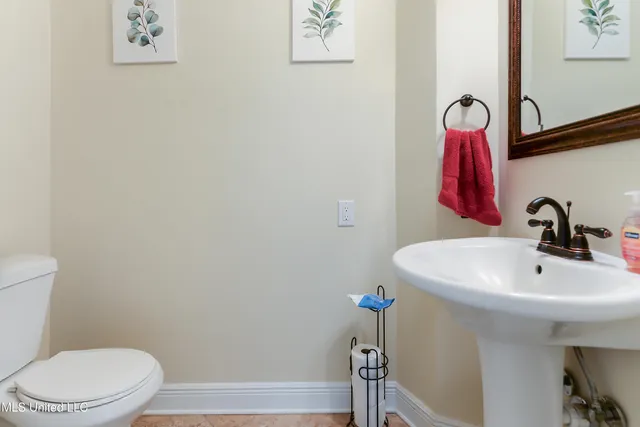 $698,500 | 2013 Pointe Clear Drive, Biloxi, MS 39531