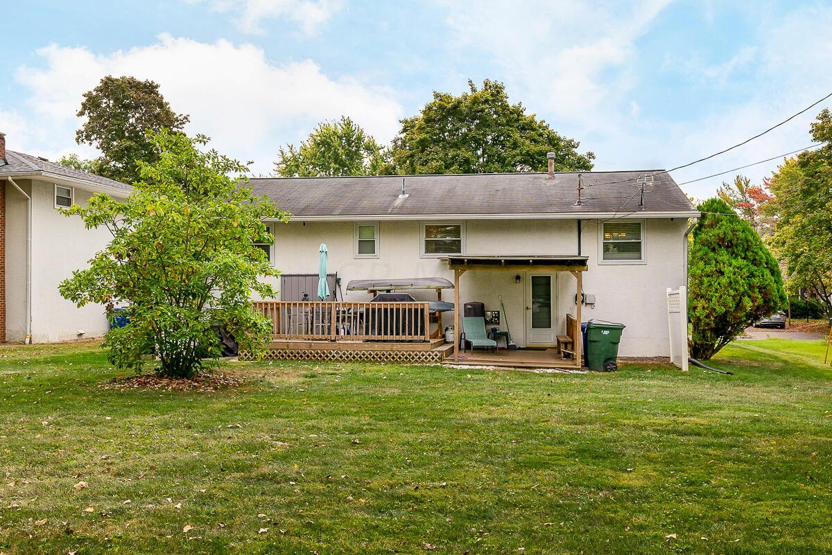 1380 Thurell Road Columbus, OH 43229 - Photo 25 of 27 Backyard