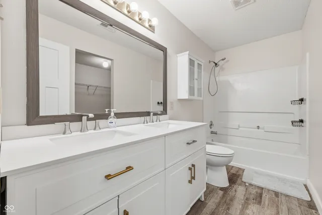 $284,900 | 2258 Bridlewood Drive, Franklin, IN 46131