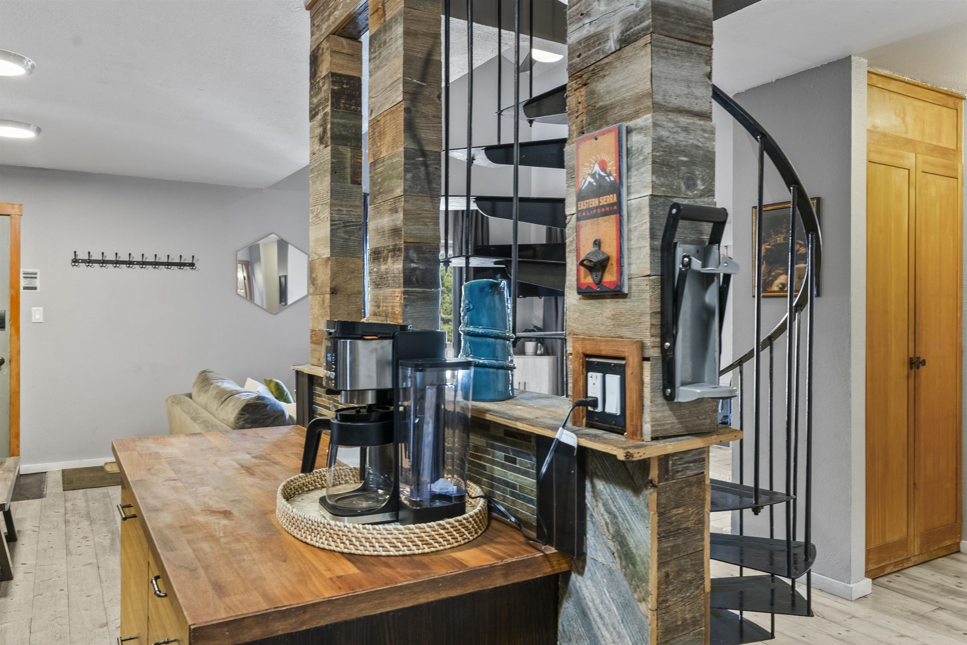 449 Sierra Manor Road, Unit 6 Mammoth Lakes, CA 93546 - Photo 20 of 43 Gallery Image 20