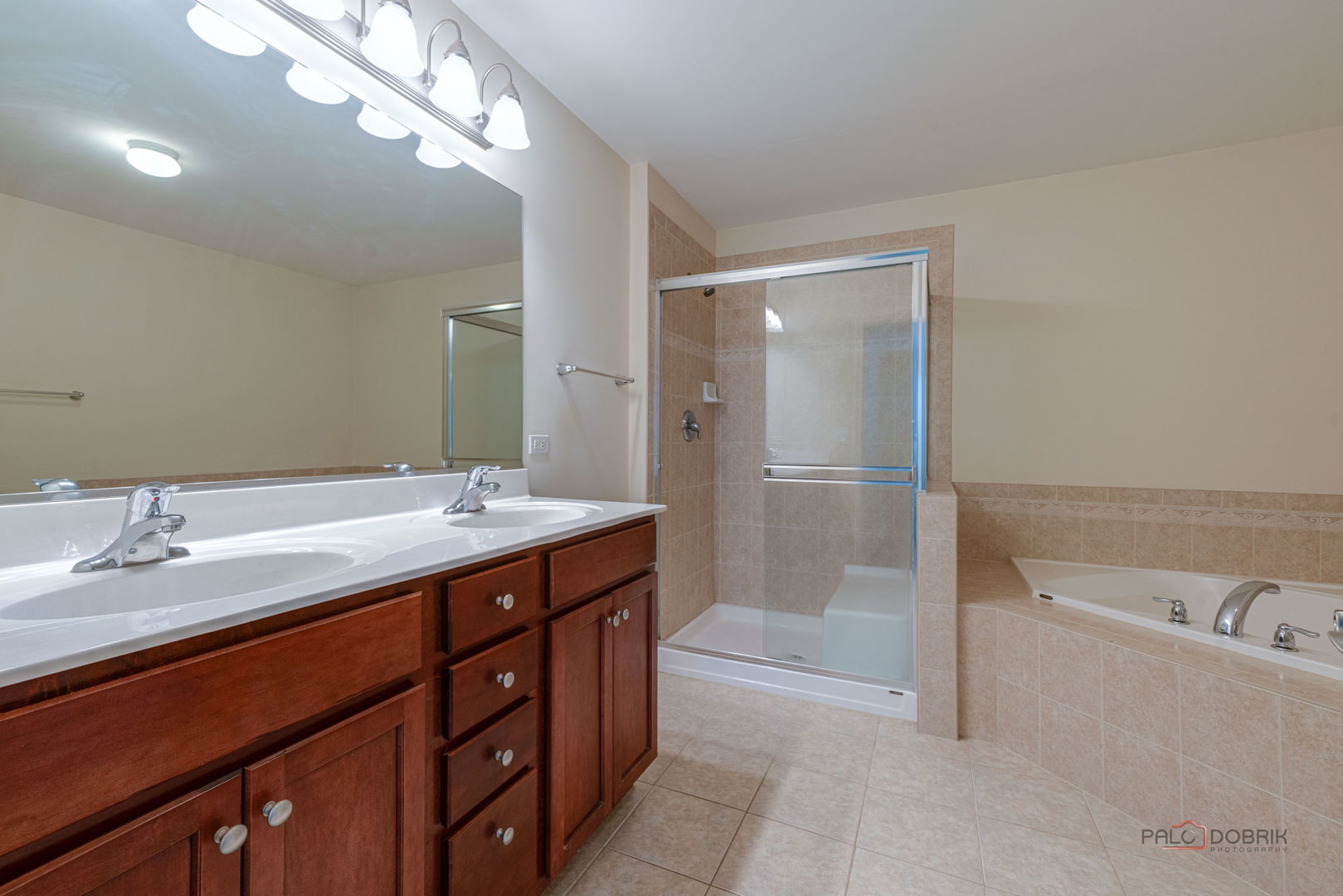 790 Oak Hollow Road Crystal Lake, IL 60014 - Photo 18 of 33