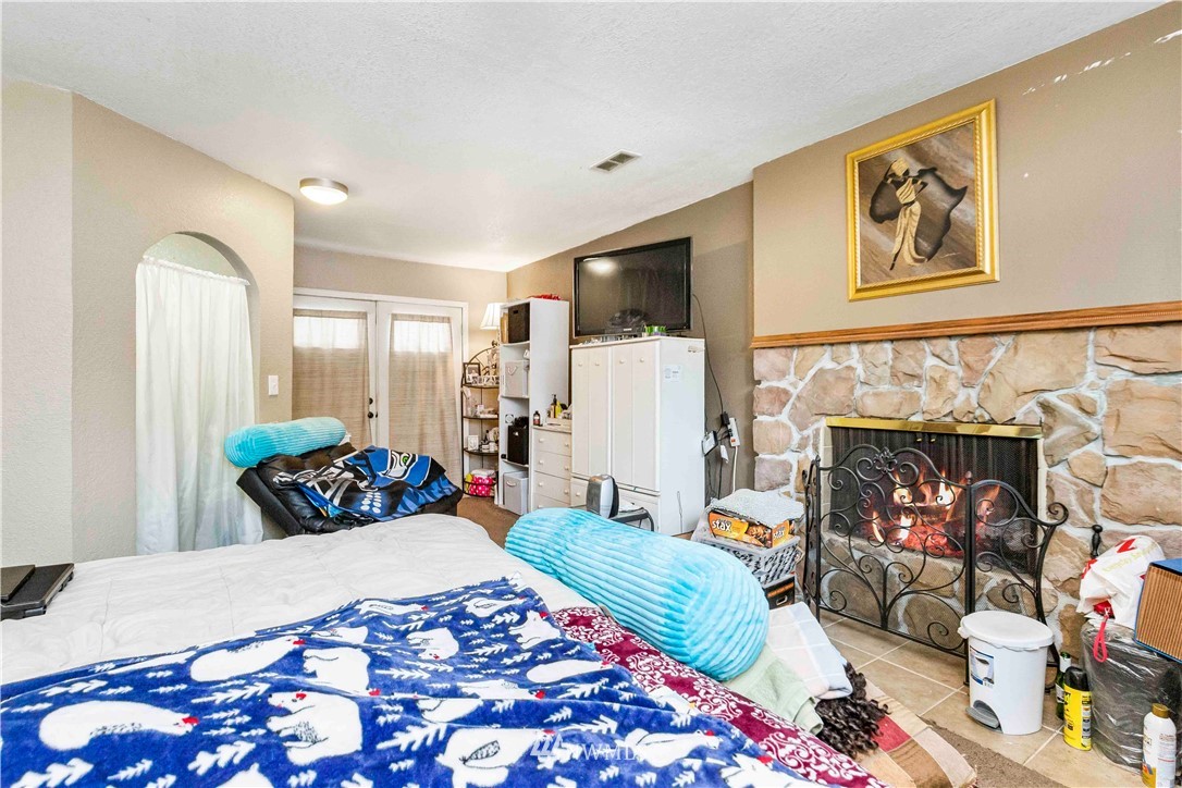 12847 Southeast 161st Street Renton, WA 98058 - Photo 22 of 26 Gallery Image 22