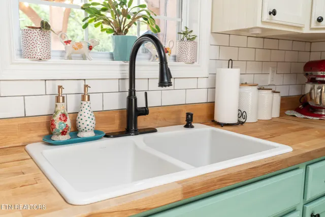 $384,900 | 5301 Mattice Lane, Corryton, TN 37721