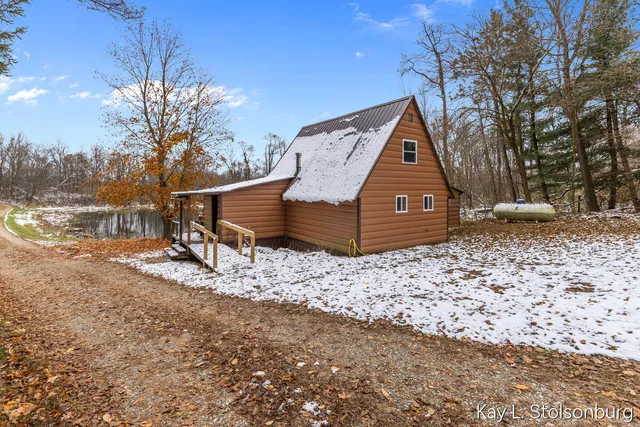 $245,000 | 5508 East Butler Road, Dowling, MI 49050
